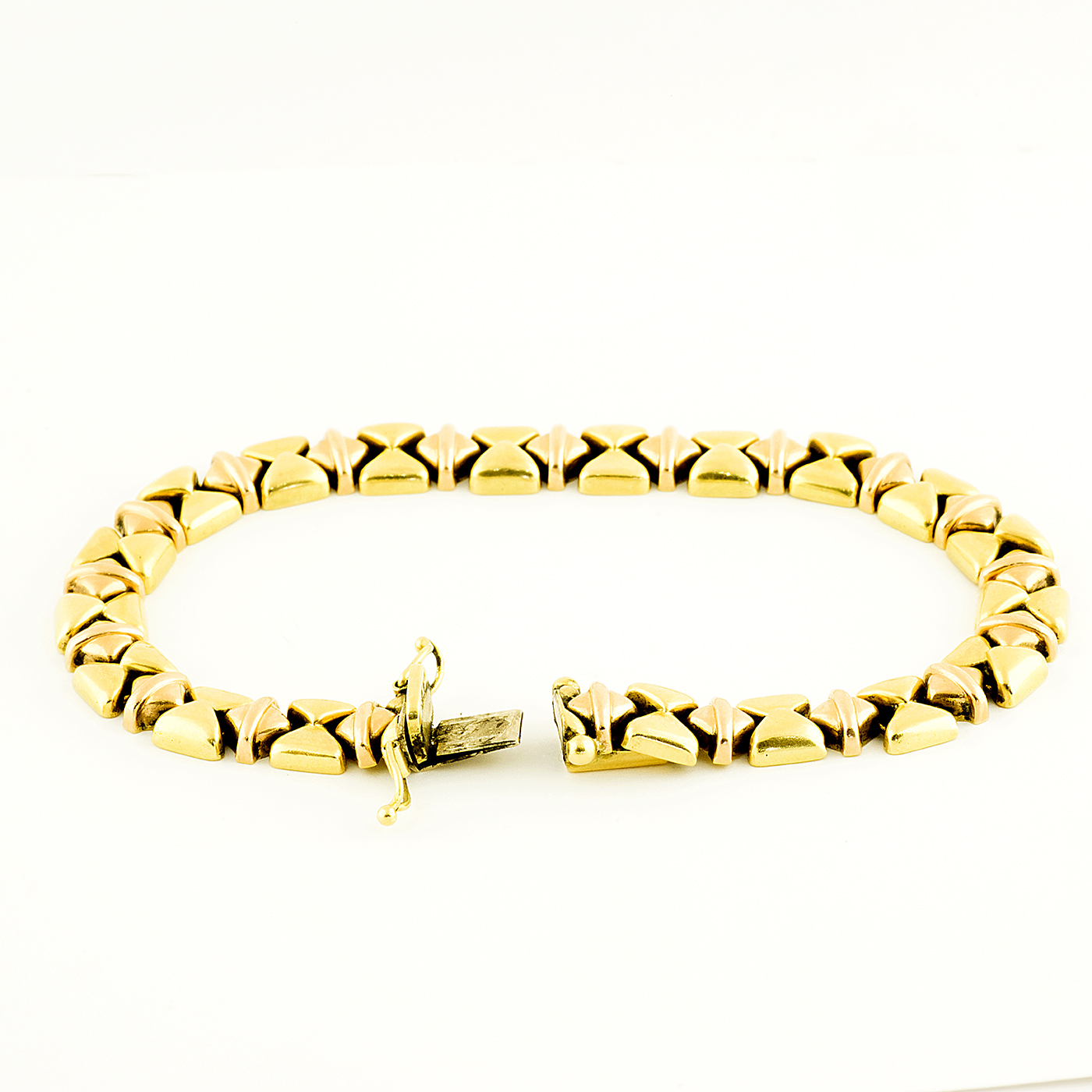 Pulsera de Oro Bicolor, brillo y matizado, de 18k. Pulsera de Oro Bicolor, brillo y matizado, de 18k.