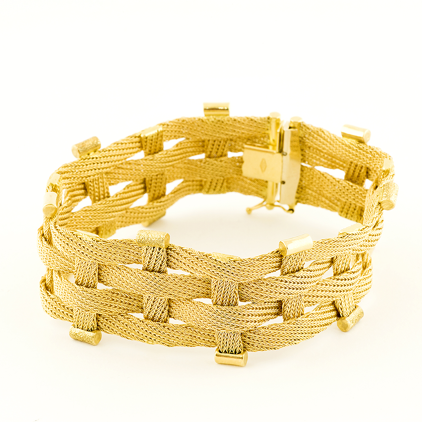 Pulsera de Oro con malla entrelazada. 18k. Pulsera de Oro con malla entrelazada. 18k.