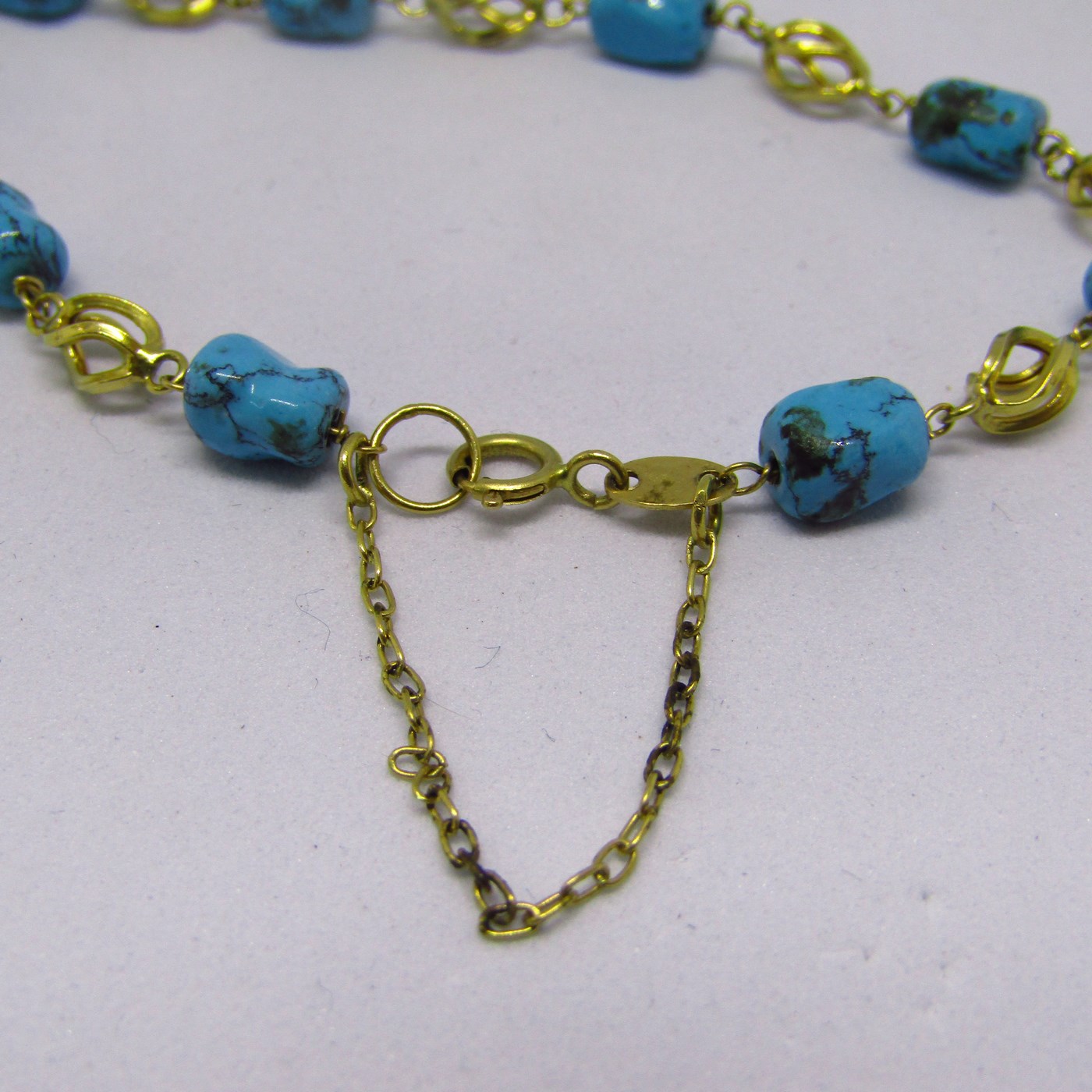 Pulsera de Oro de 18k con 9 turquesas Arizona. 4,50 gr. Pulsera de Oro de 18k con 9 turquesas Arizona. 4,50 gr.