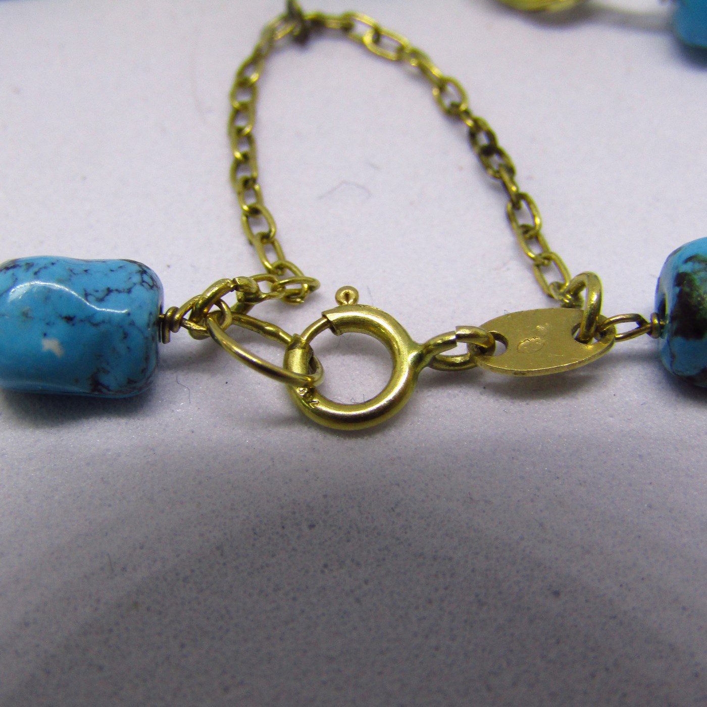 Pulsera de Oro de 18k con 9 turquesas Arizona. 4,50 gr. Pulsera de Oro de 18k con 9 turquesas Arizona. 4,50 gr.