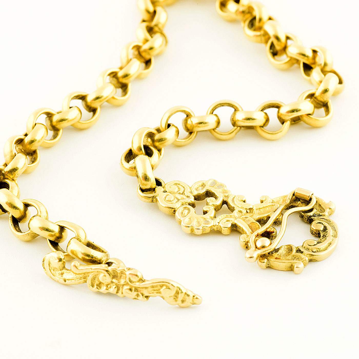 Pulsera de Oro Tradicional con pasador y Cruz Isabelina. 29,40 gr. Pulsera de Oro Tradicional con pasador y Cruz Isabelina. 29,40 gr.