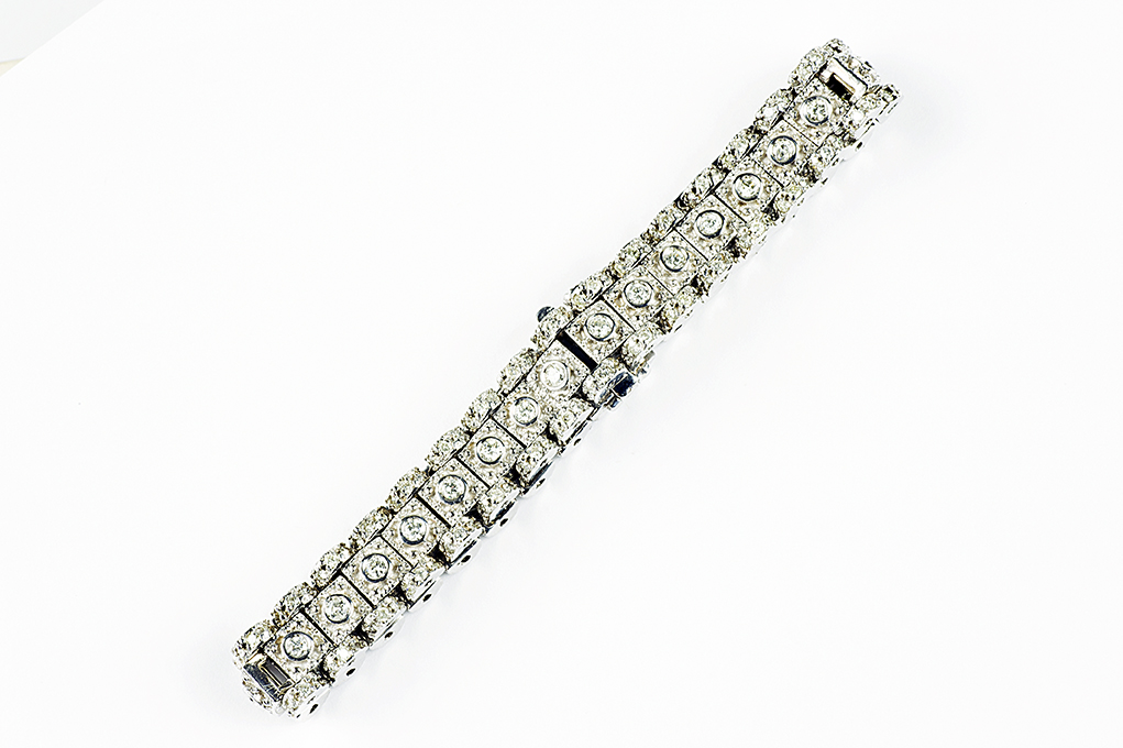 Pulsera en Oro Blanco, articulada, con 99 Diamantes Naturales talla Brillante de 3,99 ct. (I-L/SI1). 36,44 gr. Pulsera en Oro Blanco, articulada, con 99 Diamantes Naturales talla Brillante de 3,99 ct. (I-L/SI1). 36,44 gr.
