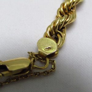 Pulsera tipo cordón, en Oro de 18k. 11,35 gr.