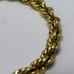 Pulsera tipo cordón, en Oro de 18k. 11,35 gr.