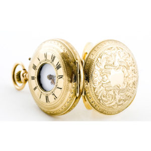 Reloj de bolsillo-colgar, ½ saboneta, remontoir. Finales siglo XIX.