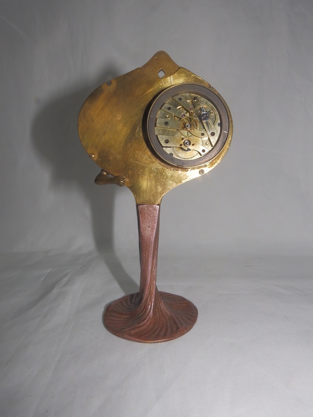 Reloj de sobremesa, con forma de Dama Art´decó, en bronce policromado. Pps. siglo XX. Reloj de sobremesa, con forma de Dama Art´decó, en bronce policromado. Pps. siglo XX.