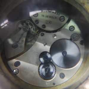 Reloj GIGANTE (120 mm) de Sobremesa. Erótico y Automatón. Ca. 1920-1925