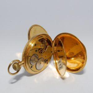 Reloj Inglés de Bolsillo-Colgar, media saboneta y remontoir. Londres, import 1908.
