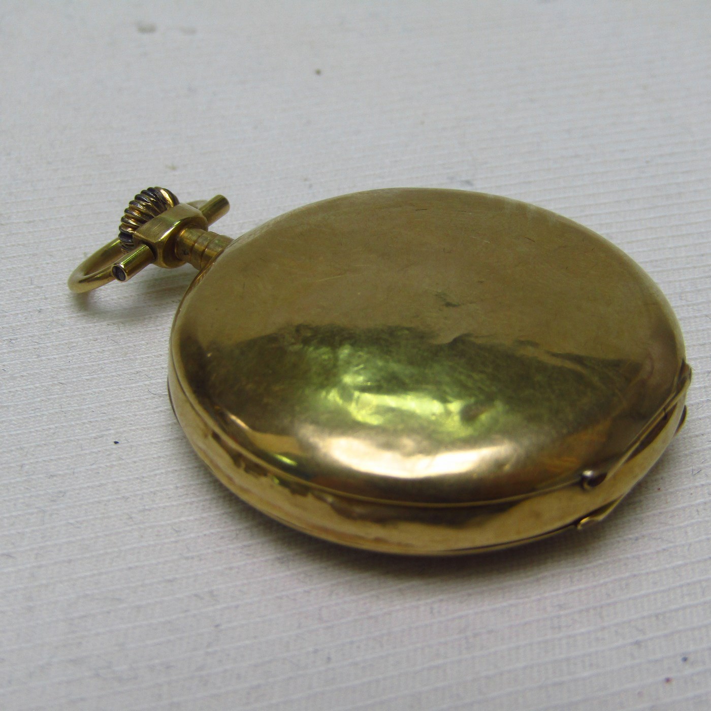 Reloj Suizo de Bolsillo-colgar, lepine y remontoir. Oro de 18k. Ca. 1890. Reloj Suizo de Bolsillo-colgar, lepine y remontoir. Oro de 18k. Ca. 1890.