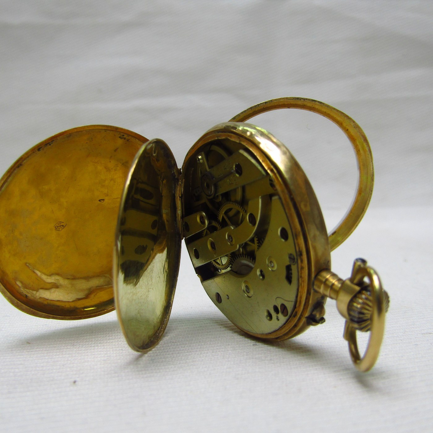 Reloj Suizo de Bolsillo-colgar, lepine y remontoir. Oro de 18k. Ca. 1890. Reloj Suizo de Bolsillo-colgar, lepine y remontoir. Oro de 18k. Ca. 1890.