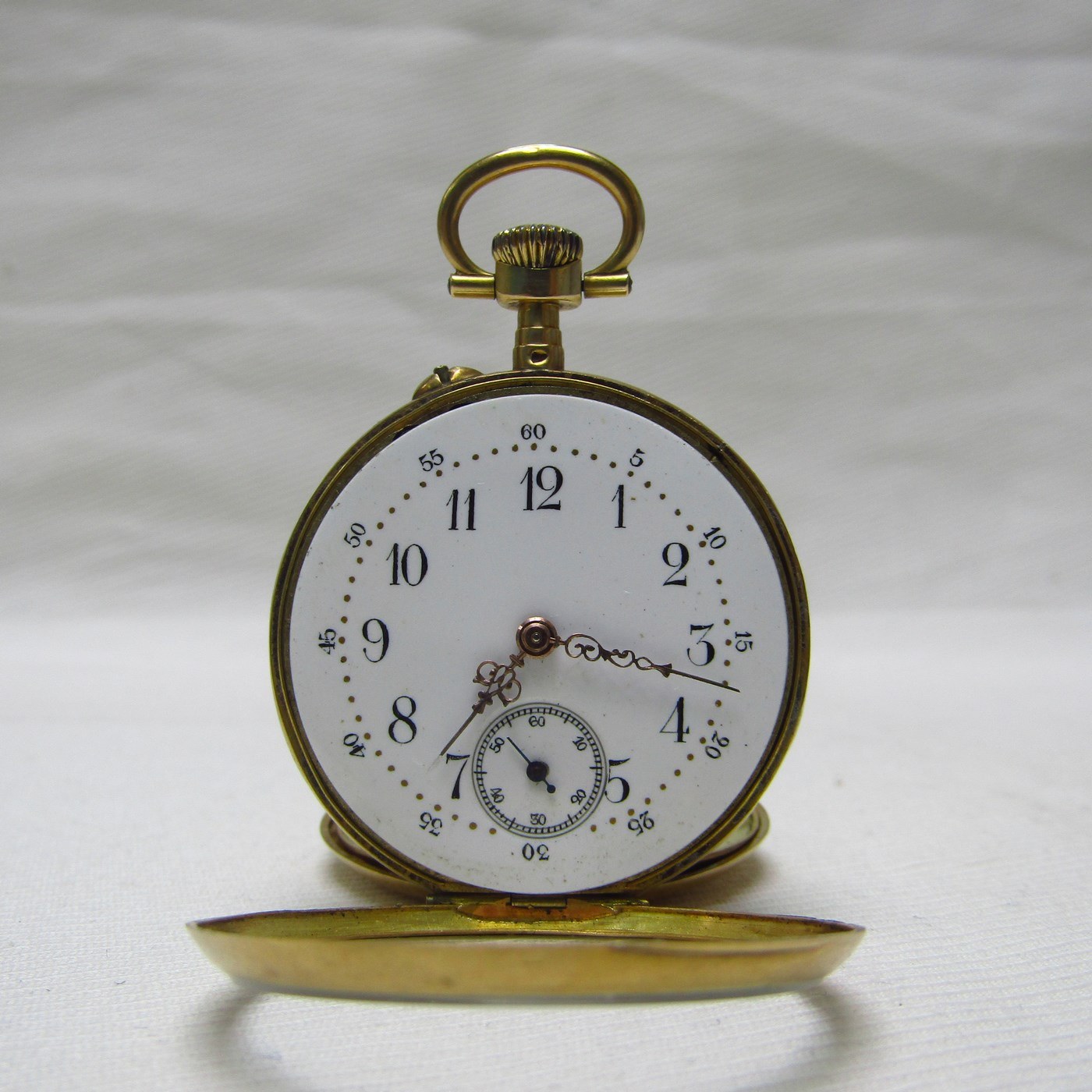 Reloj Suizo de Bolsillo-colgar, lepine y remontoir. Oro de 18k. Ca. 1890. Reloj Suizo de Bolsillo-colgar, lepine y remontoir. Oro de 18k. Ca. 1890.