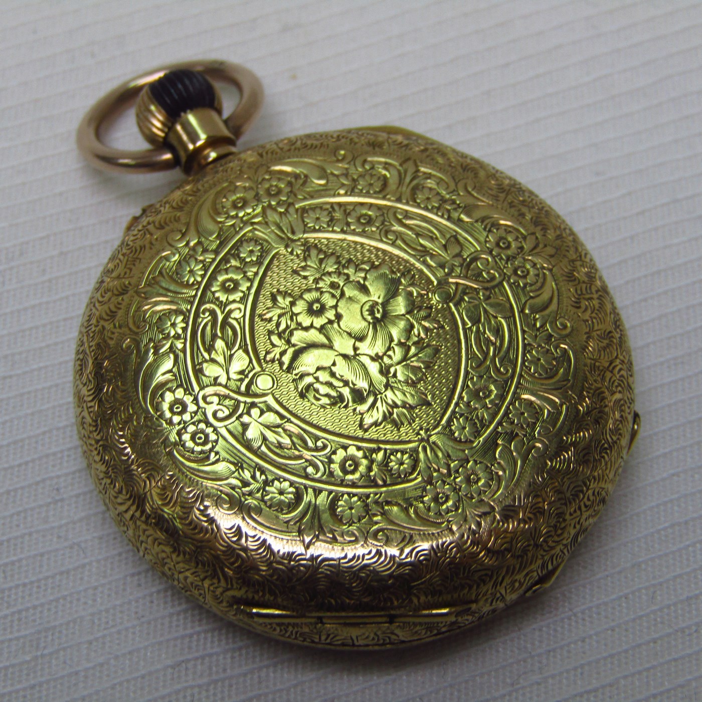 Reloj Suizo de Bolsillo-colgar, lepine y remontoir. Suiza, ca. 1900. Reloj Suizo de Bolsillo-colgar, lepine y remontoir. Suiza, ca. 1900.