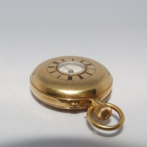 Reloj Suizo de Bolsillo, media saboneta y remontoir. Ca. 1900.