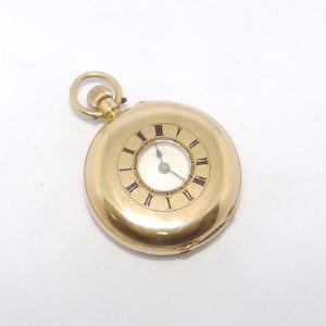 Reloj Suizo de Bolsillo, media saboneta y remontoir. Ca. 1900.