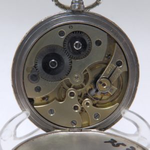 Reloj suizo de bolsillo para caballero, Lepine y Remontoir con grabados religiosos. Ca.1910-20