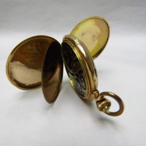 Reloj Suizo de bolsillo, saboneta y remontoir. Ca. 1890.