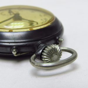 Reloj Suizo Despertador de bolsillo, sobremesa, lepine y remontoir. JUNGHANS, Suiza, ca. 1920.