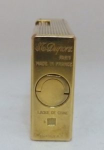 S.T. Dupont. Encendedor Chapado en Oro y laca china.