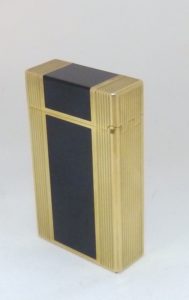 S.T. Dupont. Encendedor Chapado en Oro y laca china.