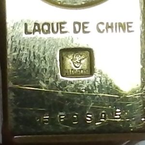 S.T. Dupont. Encendedor Chapado en Oro y laca china.