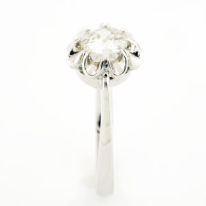 Solitario en Oro de 18k con Diamante Natural talla Antigua Europea de 0,75 ct. (K-VS1). Certificado IGE.