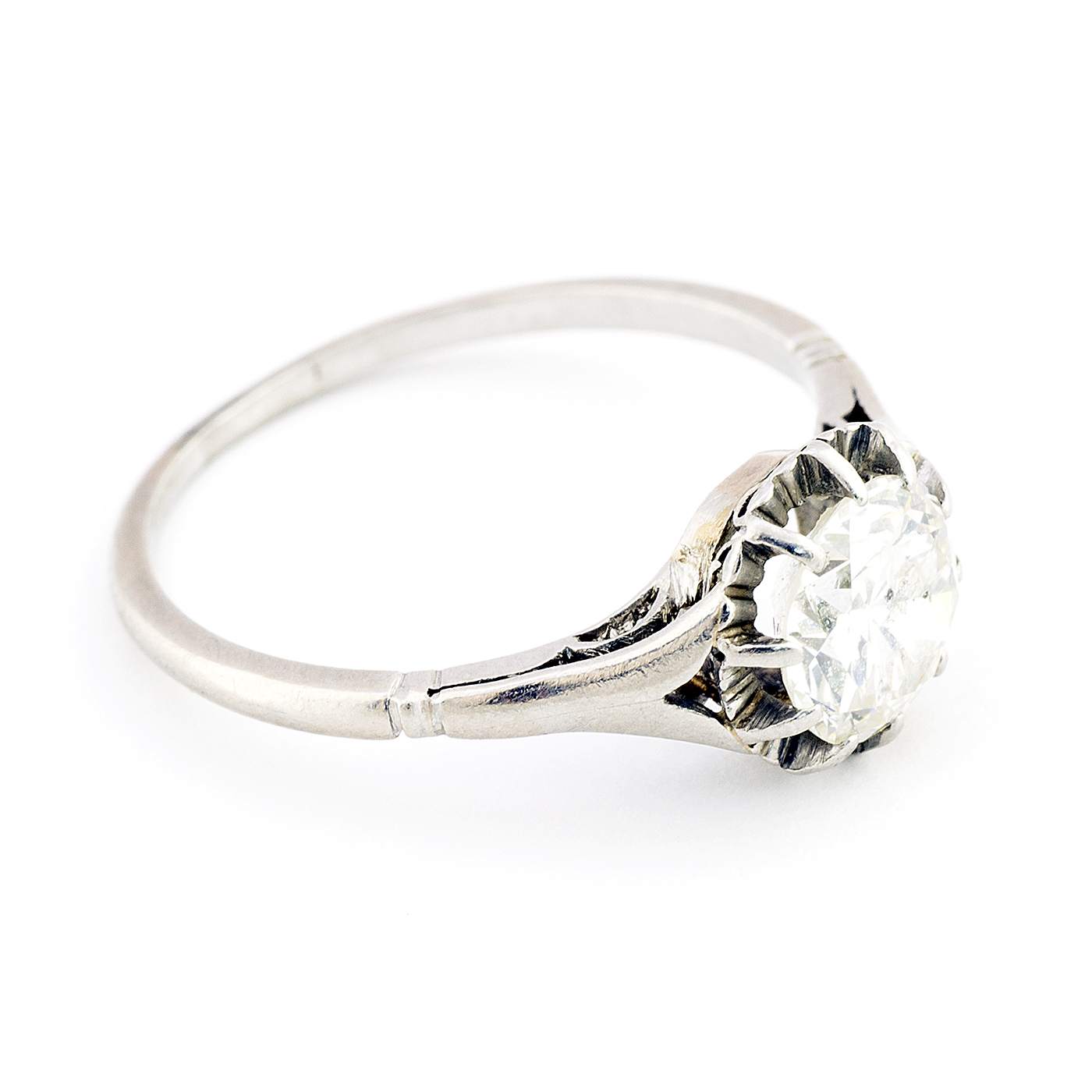 Solitario Oro de 18k. Con Diamante Natural Talla Brillante de 1,13 ct. (Certificado IGE). K/P1. 2,91 gr. Solitario Oro de 18k. Con Diamante Natural Talla Brillante de 1,13 ct. (Certificado IGE). K/P1. 2,91 gr.