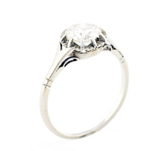 Solitario Oro de 18k. Con Diamante Natural Talla Brillante de 1,13 ct. (Certificado IGE). K/P1. 2,91 gr.
