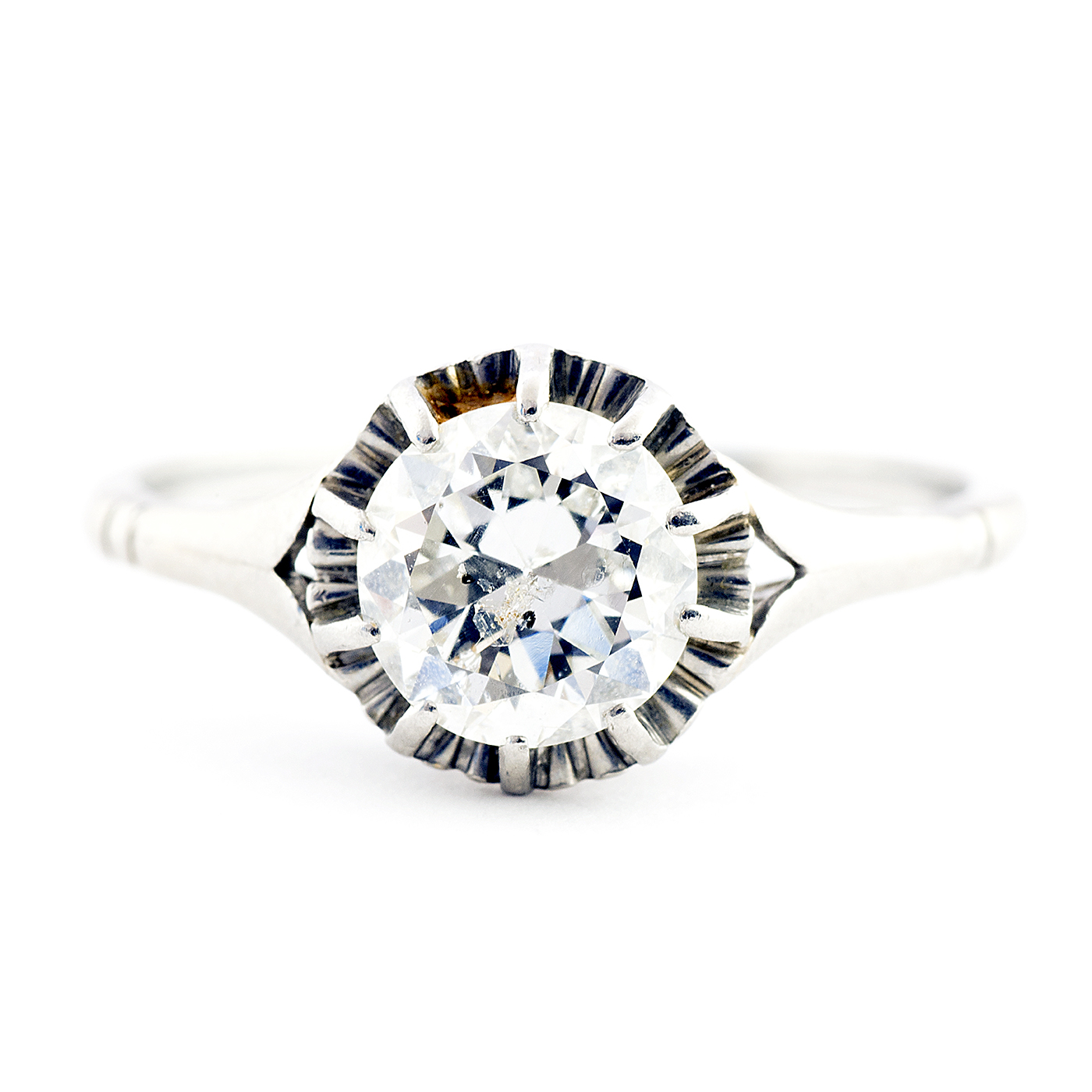 Solitario Oro de 18k. Con Diamante Natural Talla Brillante de 1,13 ct. (Certificado IGE). K/P1. 2,91 gr.