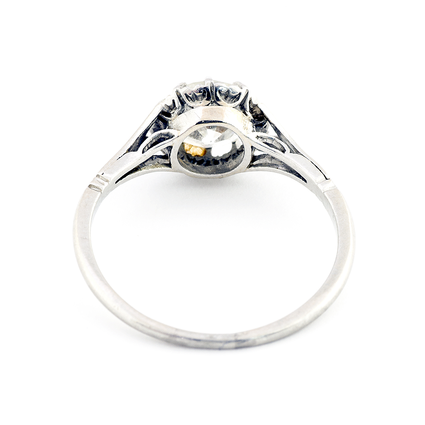 Solitario Oro de 18k. Con Diamante Natural Talla Brillante de 1,13 ct. (Certificado IGE). K/P1. 2,91 gr. Solitario Oro de 18k. Con Diamante Natural Talla Brillante de 1,13 ct. (Certificado IGE). K/P1. 2,91 gr.
