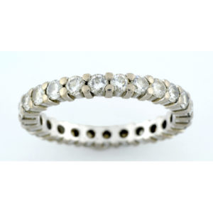 Sortija, Alianza de Pedida, en Oro de 18k con 25 Diamantes Naturales, Talla Brillante, de 1,12 ct. (G-H/VS). Certificado IGE.