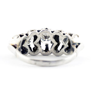 Sortija Cintillo en Oro Blanco con Cinco Diamantes Naturales Talla Brillante (1,13 ct) de (1) 0,41ct (J/SI1) (2) 0.52ct (F-K/SI2) (2) 0.20ct (J-K/VS-SI1).