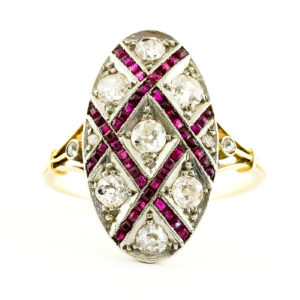 Sortija de Oro de 18k. con 11 Diamantes de 0,655 ct. (J-K/SI) y 51 Rubíes de 0,51 ct. (Certificado IGE)