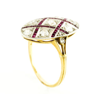 Sortija de Oro de 18k. con 11 Diamantes de 0,655 ct. (J-K/SI) y 51 Rubíes de 0,51 ct. (Certificado IGE)