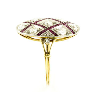 Sortija de Oro de 18k. con 11 Diamantes de 0,655 ct. (J-K/SI) y 51 Rubíes de 0,51 ct. (Certificado IGE)