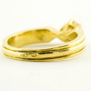 Sortija de Oro de 18k. con Diamante Natural Talla Brillante de 0,73 ct. (S-Z/SI2).