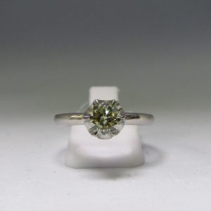Sortija en Oro Blanco 18k con Diamante Natural talla Brillante de 0,80 ct. (L-M/SI2)
