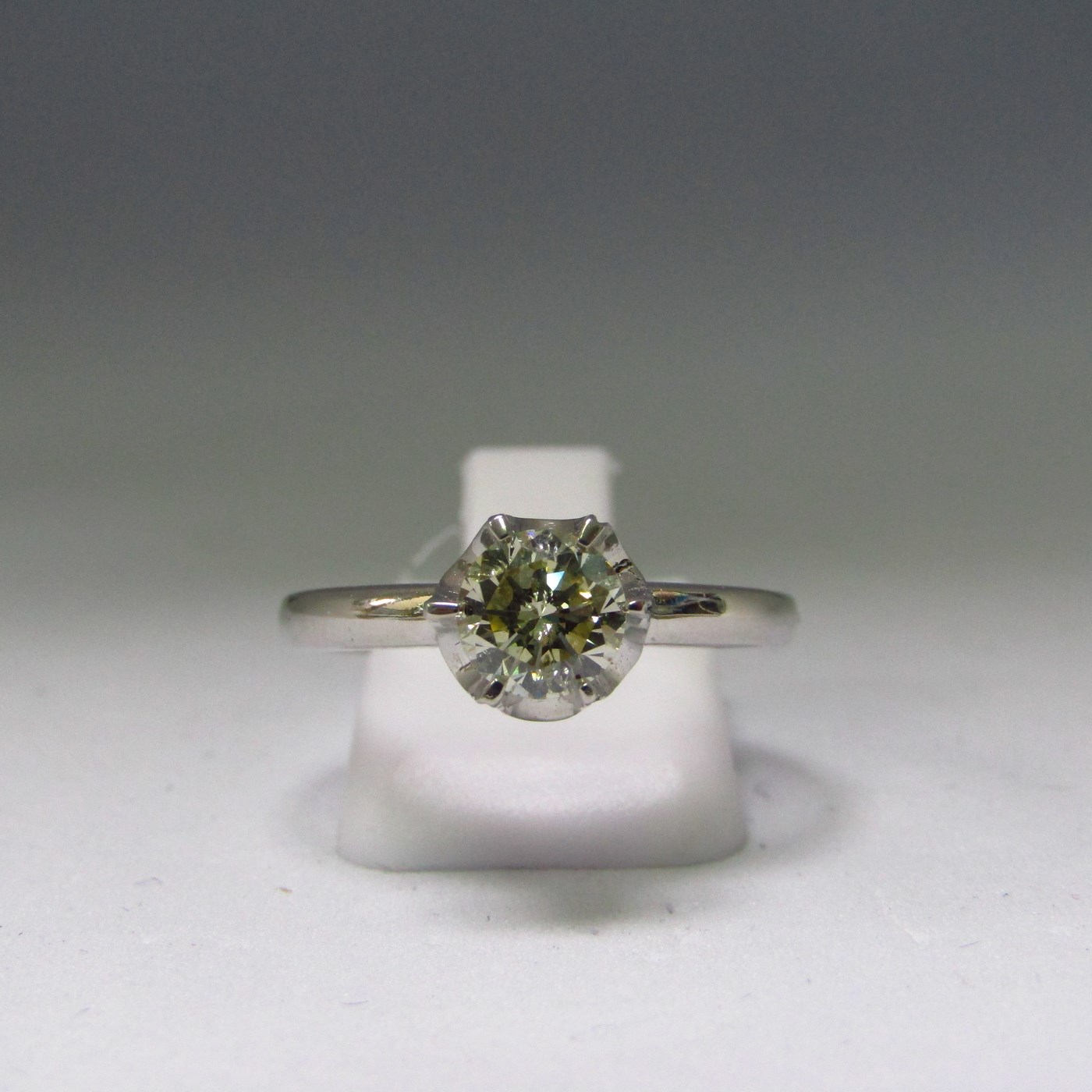 Sortija en Oro Blanco 18k con Diamante Natural talla Brillante de 0,80 ct. (L-M/SI2) Sortija en Oro Blanco 18k con Diamante Natural talla Brillante de 0,80 ct. (L-M/SI2)