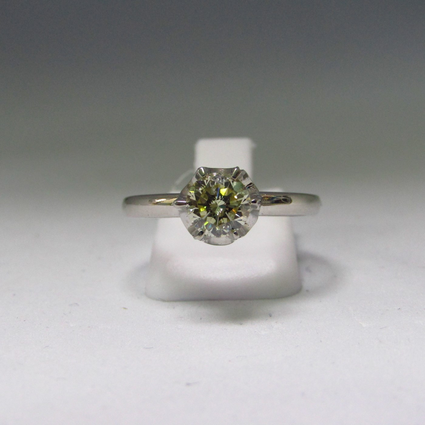 Sortija en Oro Blanco 18k con Diamante Natural talla Brillante de 0,80 ct. (L-M/SI2) Sortija en Oro Blanco 18k con Diamante Natural talla Brillante de 0,80 ct. (L-M/SI2)