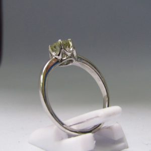 Sortija en Oro Blanco 18k con Diamante Natural talla Brillante de 0,80 ct. (L-M/SI2)