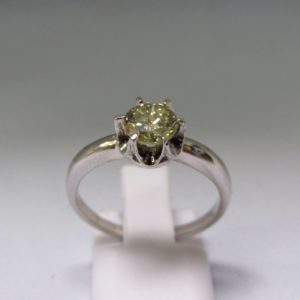 Sortija en Oro Blanco 18k con Diamante Natural talla Brillante de 0,80 ct. (L-M/SI2)