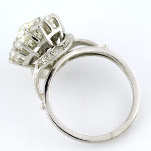 Sortija en Oro Blanco con DIAMANTES NATURALES en garras, Talla Antigua Europea.