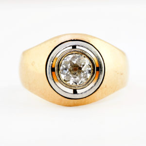 Sortija en Oro con Chatón central de Diamante talla Antigua Europea de 0,47 ct. Certificado. 