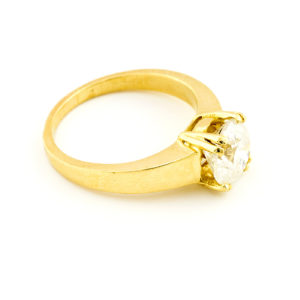 Sortija en Oro con Diamante Natural talla Brillante de 1,89 ct. (I/P3). Certificado IGE. 17,25 mm.