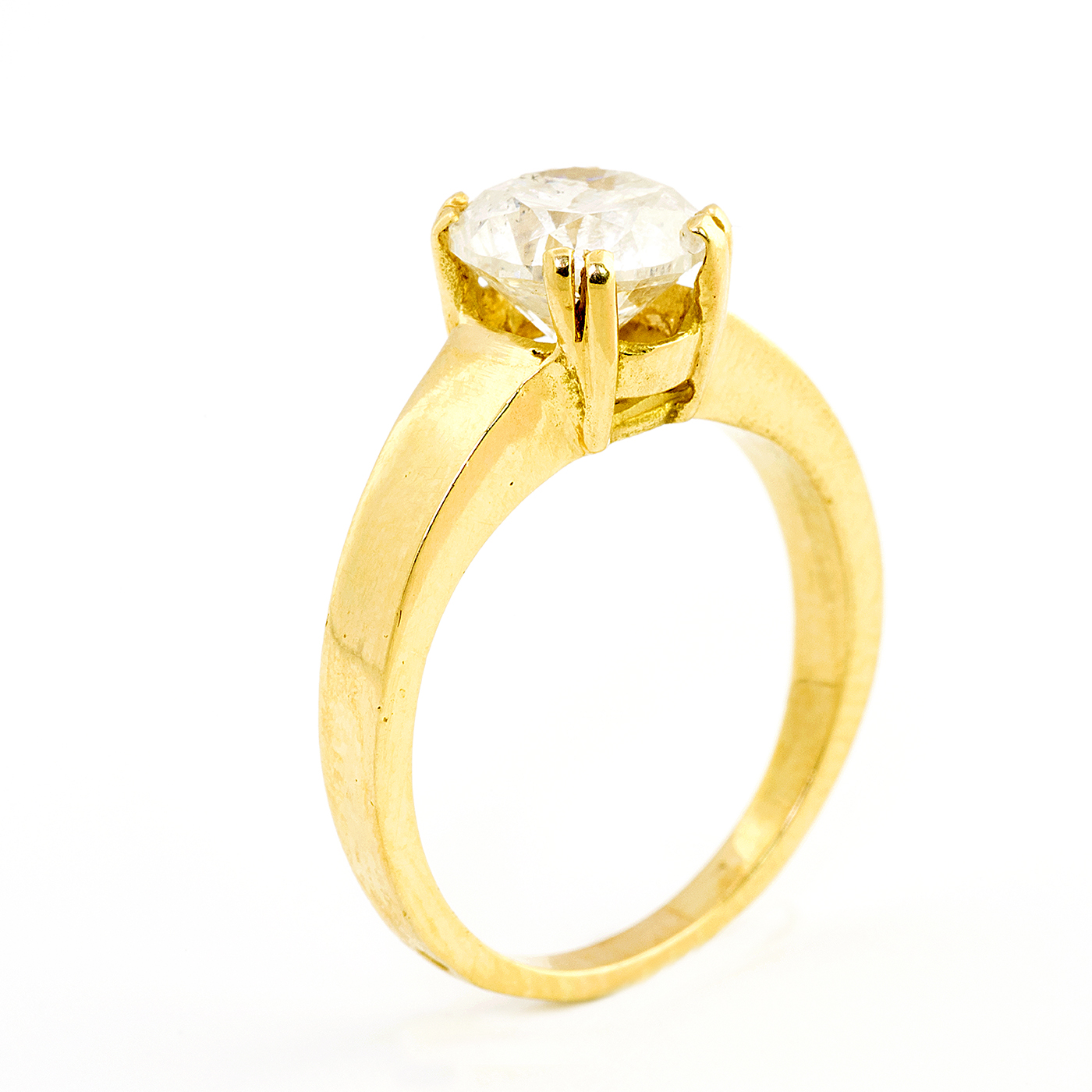 Sortija en Oro con Diamante Natural talla Brillante de 1,89 ct. (I/P3). Certificado IGE. 17,25 mm. Sortija en Oro con Diamante Natural talla Brillante de 1,89 ct. (I/P3). Certificado IGE. 17,25 mm.