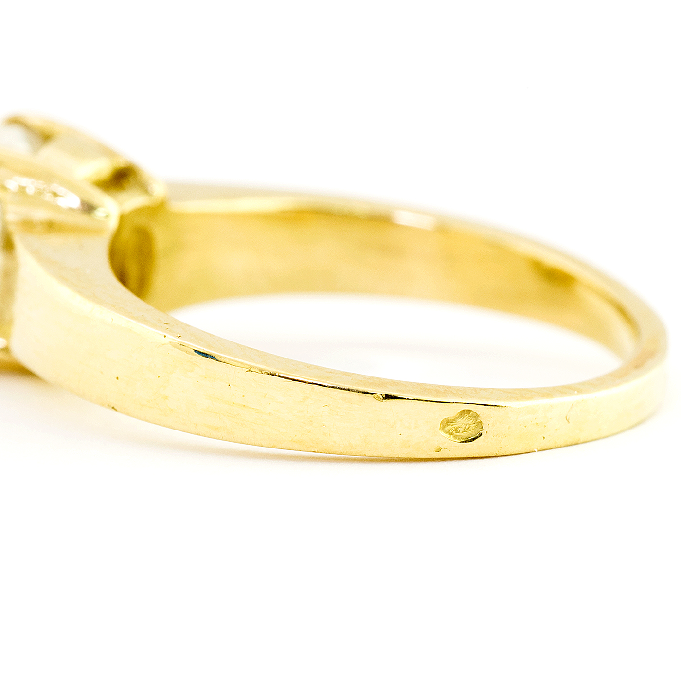 Sortija en Oro con Diamante Natural talla Brillante de 1,89 ct. (I/P3). Certificado IGE. 17,25 mm. Sortija en Oro con Diamante Natural talla Brillante de 1,89 ct. (I/P3). Certificado IGE. 17,25 mm.