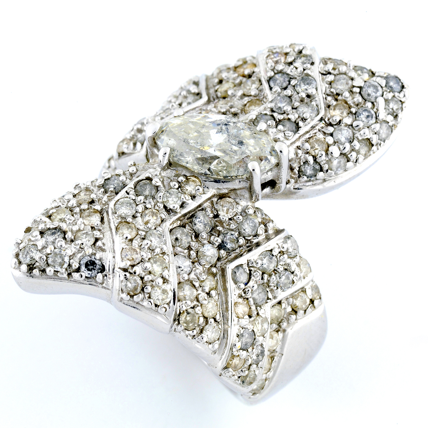Sortija en Oro de 18k con Diamante Central Talla Marquise de 1,00 ct. (I-SI2) y 111 Diamantes Talla Brillante de 1,50 ct. aprox. (I/SI2) Sortija en Oro de 18k con Diamante Central Talla Marquise de 1,00 ct. (I-SI2) y 111 Diamantes Talla Brillante de 1,50 ct. aprox. (I/SI2)