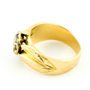 Sortija en Oro de 18k. con Diamante Natural, talla Brillante, de 0,62 ct. (N/I1). Certificado IGE