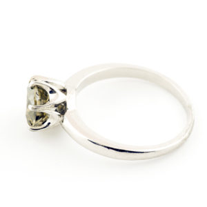 Sortija en Oro de 18k. con Diamante Natural, talla Brillante de 1,38 ct. (Amarillo-Gris/P1) Natural. Certificado IGE.