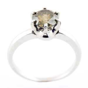 Sortija en Oro de 18k. con Diamante Natural, talla Brillante de 1,38 ct. (Amarillo-Gris/P1) Natural. Certificado IGE.