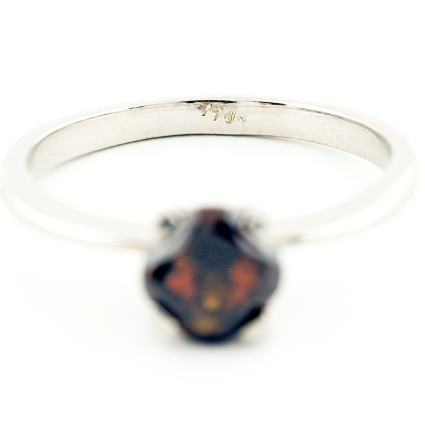 Sortija en Oro de 18k. con Diamante Natural talla Cojín Cuadrado de 1,26 ct. (Fantasía Naranja/SI2). Certificado IGE Sortija en Oro de 18k. con Diamante Natural talla Cojín Cuadrado de 1,26 ct. (Fantasía Naranja/SI2). Certificado IGE